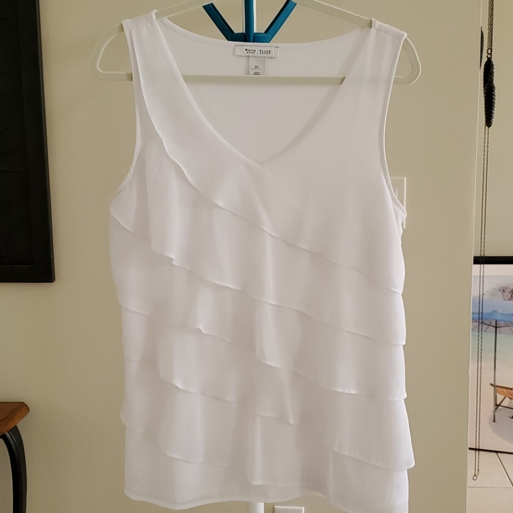 WHITE HOUSE BLACK MARKET BLOUSE.